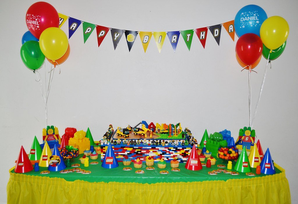 Birthday party decoration with balloons